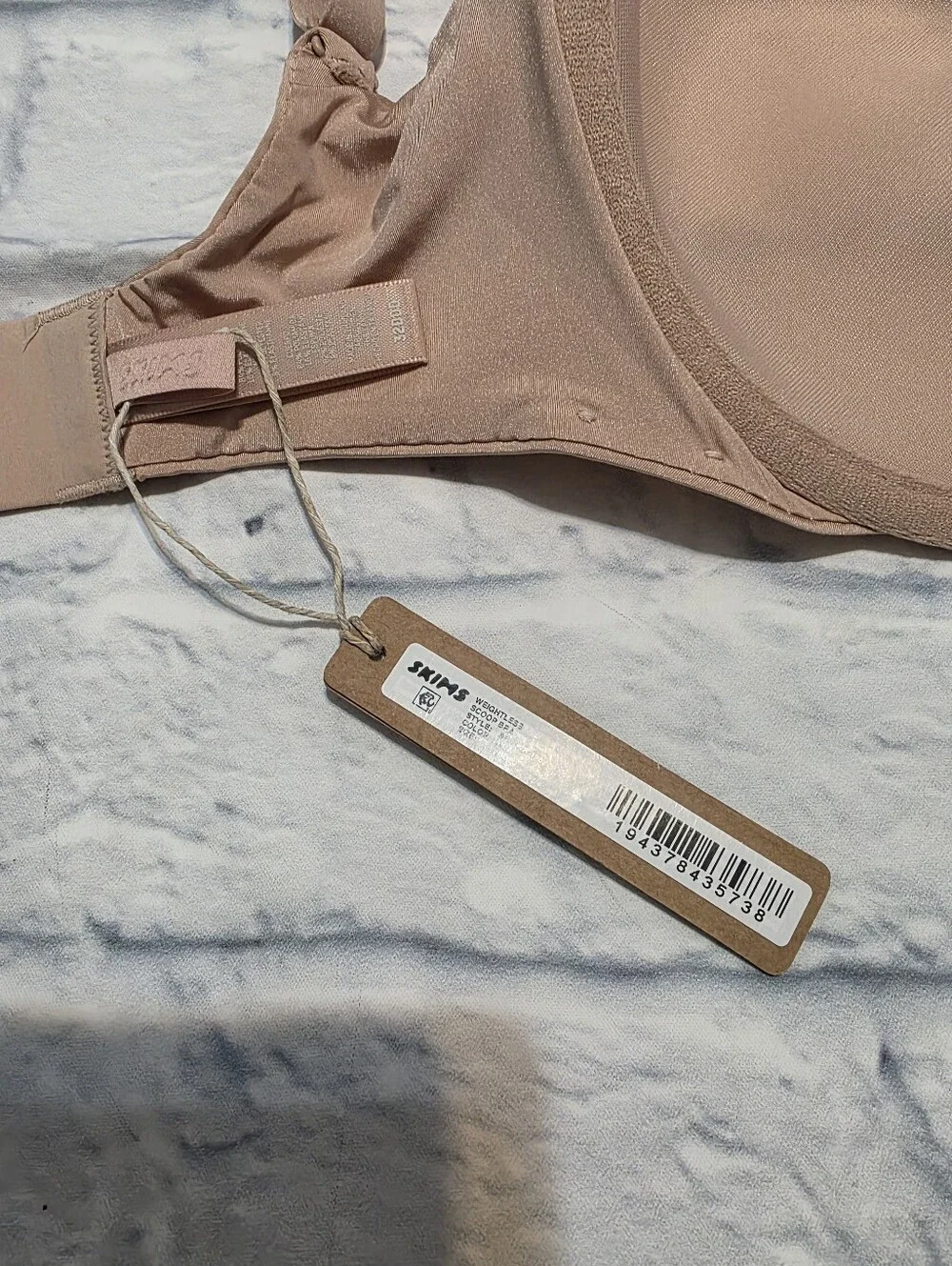 SKIMS size 32DDD Plunge Front Light Nude T-Shirt Bra - Women's Intimates - Picture 6 of 10